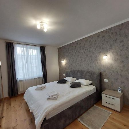 Trandafirului Residence Central 수체아바 외부 사진