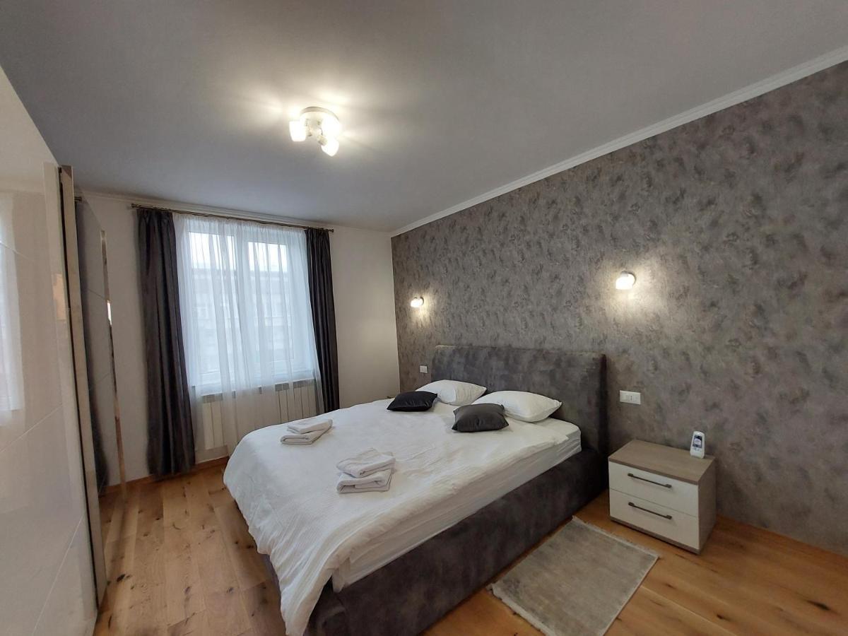 Trandafirului Residence Central 수체아바 외부 사진